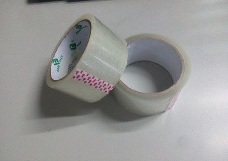 튼튼한 점성 BOPP 포장 테이프는 아무 변색도 반반하게 하지 않습니다 협력 업체